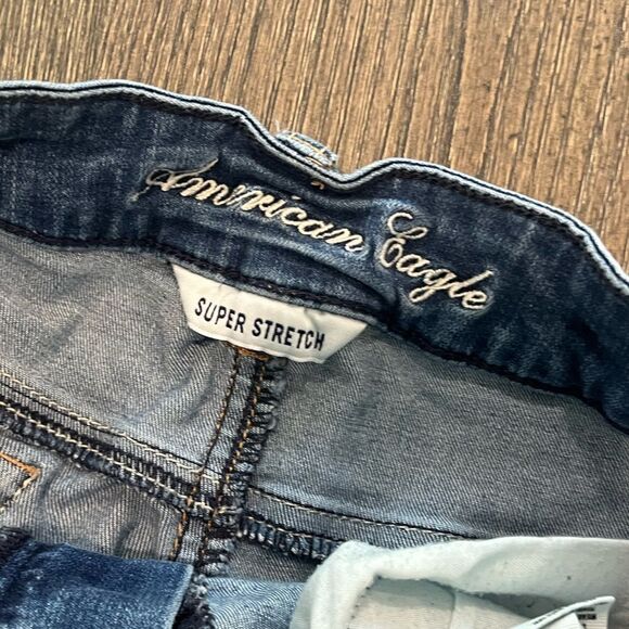 American Eagle Super Stretch Medium Wash Distressed Denim Shorts Size 2 - Picture 4 of 7